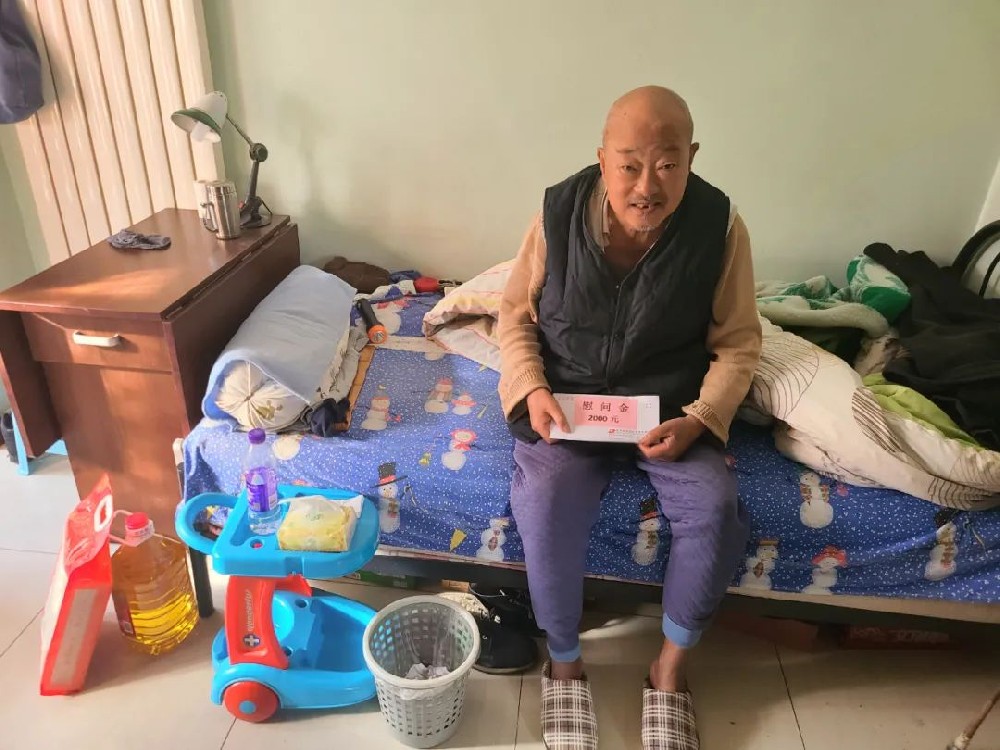 寒冬送溫暖，關(guān)懷暖人心—大龍集團(tuán)工會組織慰問活動